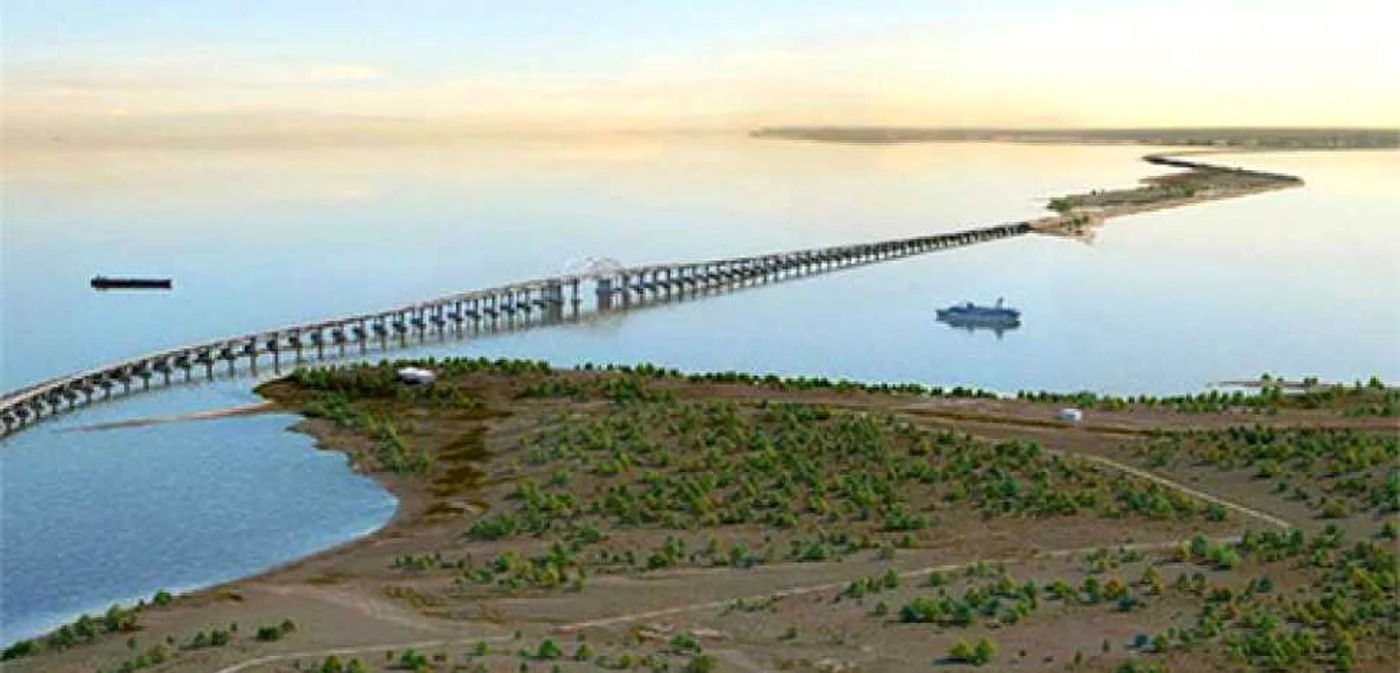 Podul construit de Rusia peste strâmtoarea Kerci. FOTO gazeta.ru