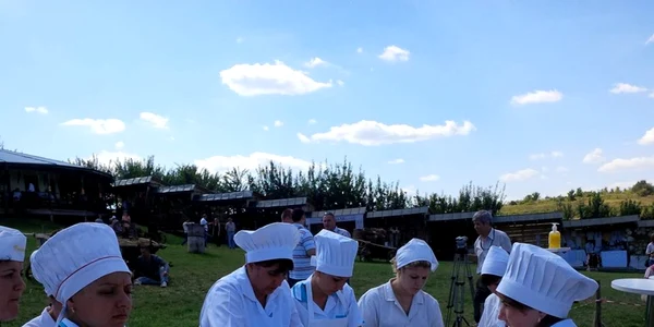 placinta cu mere moldova