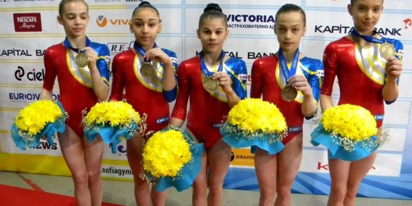 laura jurca gimnastica junioare