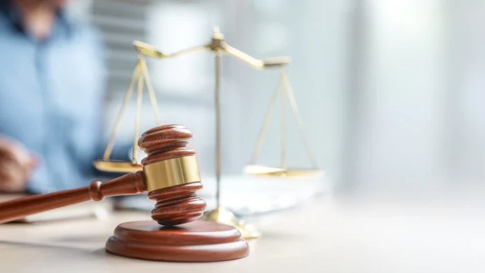 Un bărbat din Tulcea, acuzat că a omorât o femeie în 1999, trimis în judecată / Foto: Shutterstock