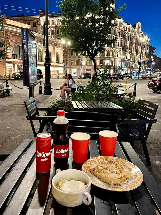 Turiștii pot plăti doar numerar în Rusia. FOTO: Mahra Mxh
