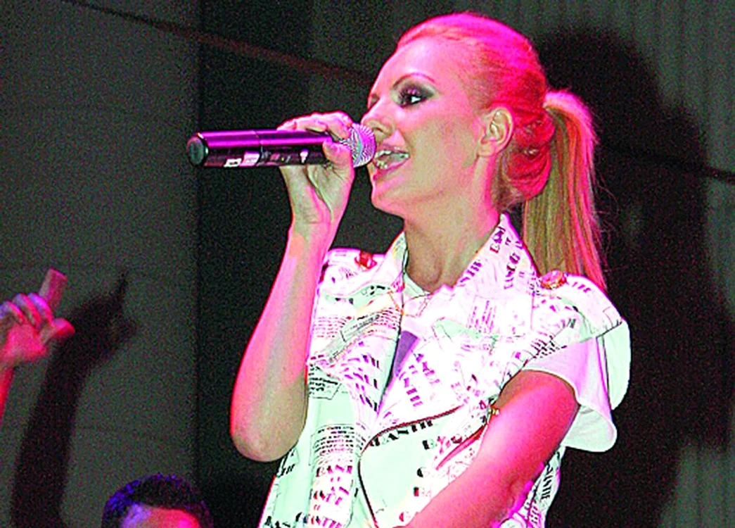Alexandra Stan – 8.000 de euro