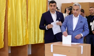 George Simion și Calin Georgescu votează în Mogoșoaia, Ilfov. FOTO Inquam Photos / Octav Ganea