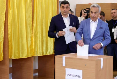 George Simion și Calin Georgescu votează în Mogoșoaia, Ilfov. FOTO Inquam Photos / Octav Ganea