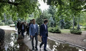 nicusor dan in parcul cismigiu jpeg