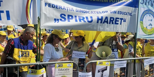 proteste profesori bucuresti 7 iulie 2025   sursa foto sindicat FSE  (1) jpeg