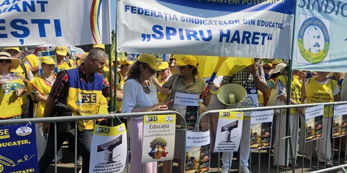 proteste profesori bucuresti 7 iulie 2025   sursa foto sindicat FSE  (1) jpeg