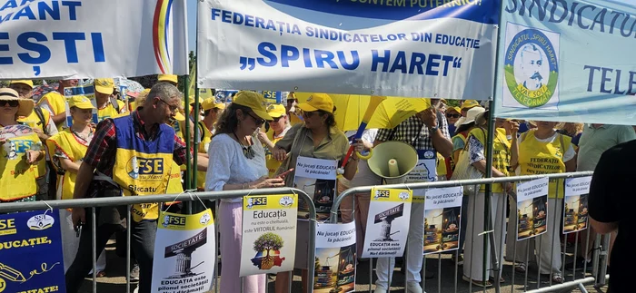 Profesorii au reluat protestele după anunțarea măsurilor de austeritate FOTO:  FSE 
