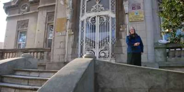 Stana Mogoş spune că a îngropat rămăşiţele femeii ucise în curtea căminului