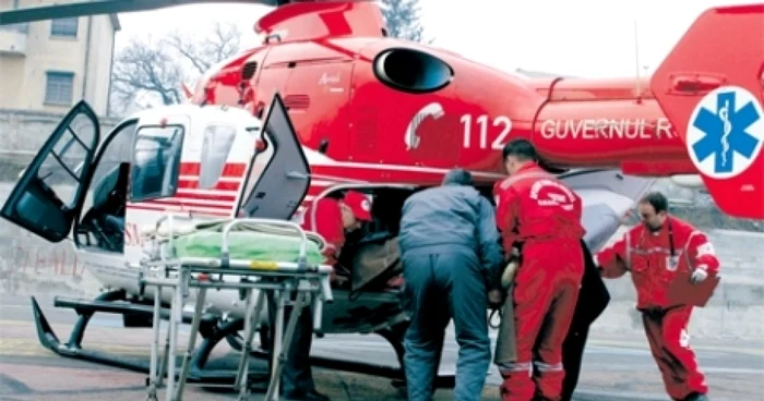 În urma accidentului, un elicopter SMURD s-a deplasat la faţa locului