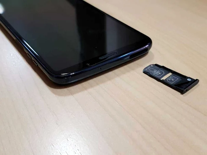 Motorola Moto Z3 Play FOTO Adrian Pogîngeanu