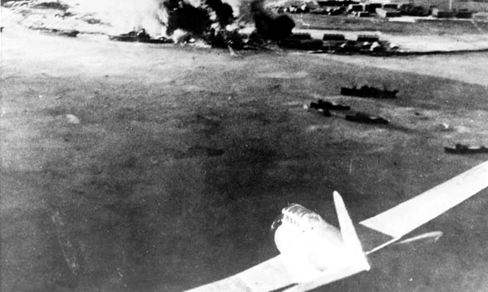 Calendar 7 decembrie: 1941   Marina Imperială a Japoniei a lansat atacul de la Pearl Harbour împotriva flotei din Pacific a marinei americane jpeg