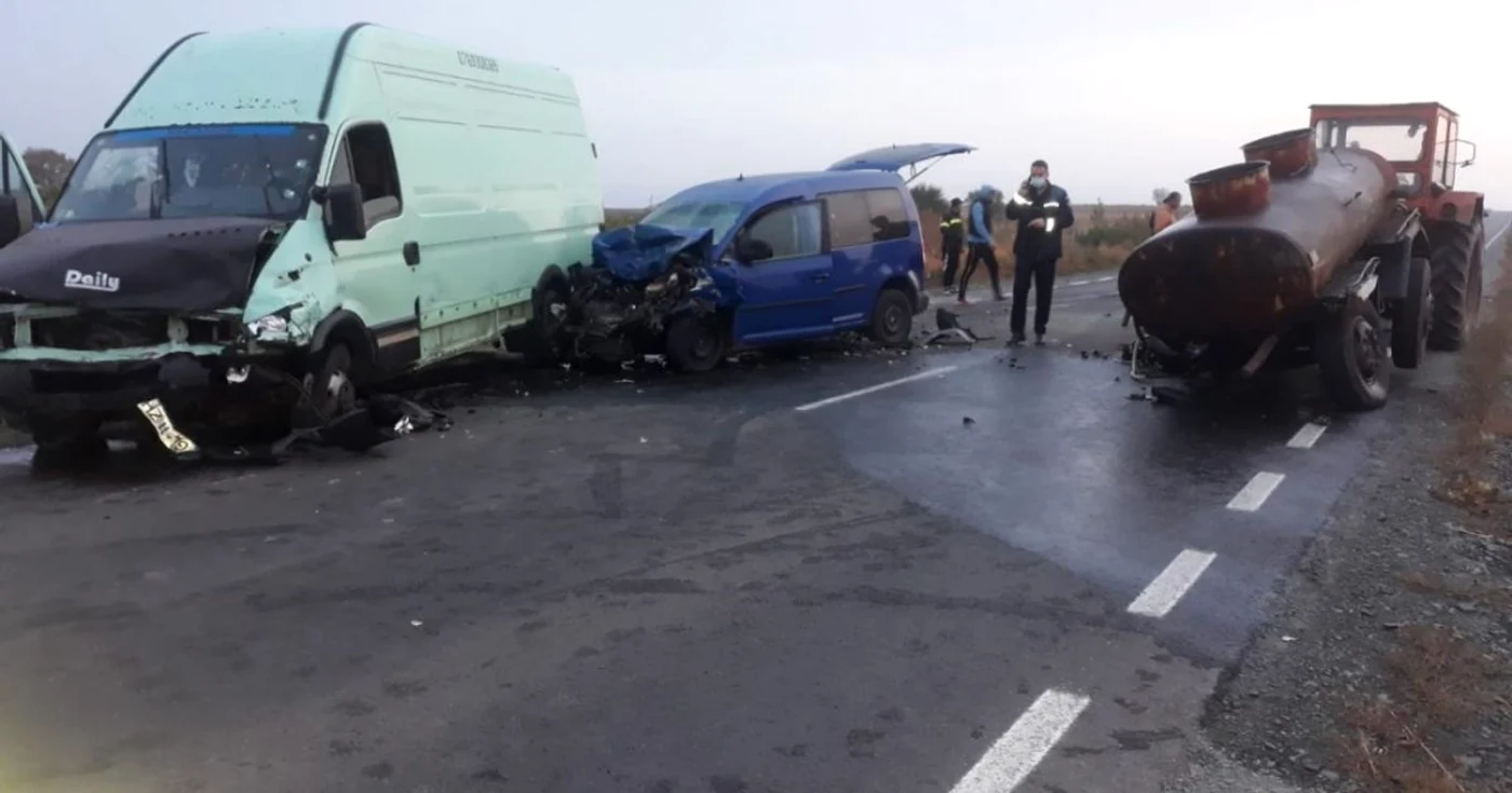 7 persoane au fost rănite în accidentul rutier de pe DJ 251 Foto: ISU Galaţi
