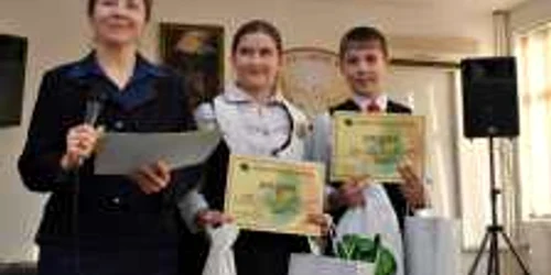 Premianții au primit și plachete cu inscripția numelui lor