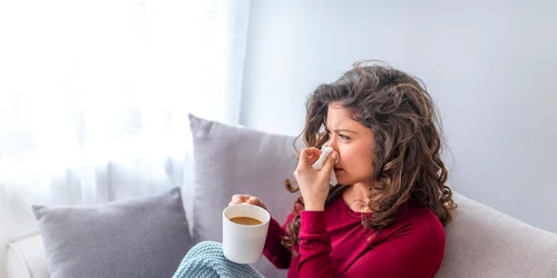 Ce medicamente sa iei deodata de la primele semne de raceala Sursa foto shutterstock 1325993255 jpg