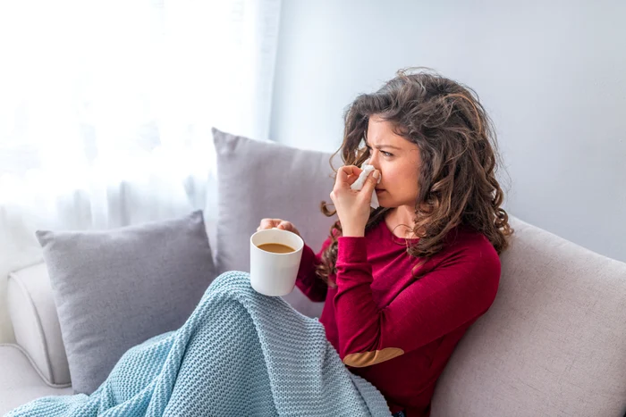 Ceaiurile din rădăcină de marshmallow calmează unele simptome de răceală. FOTO Shutterstock