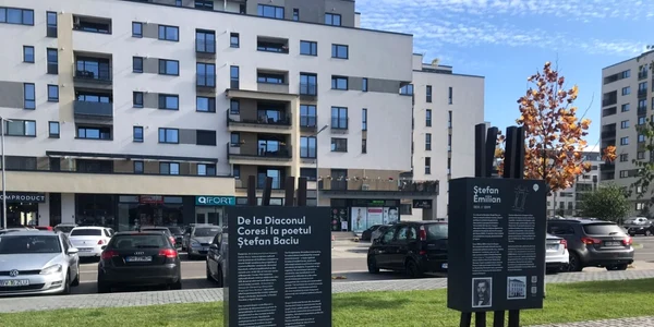 Expoziţie stradală despre personalităţile care dau numele străzilor dintr-un cartier nou al Braşovului FOTO Muzeul Casa Mureşenilor