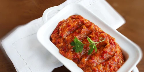 salata de vinete cu ardei copti