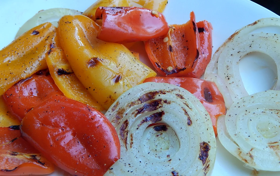 Rețeta de legume la grătar cu vinegretă de miere și cimbru / foto: Pixabay