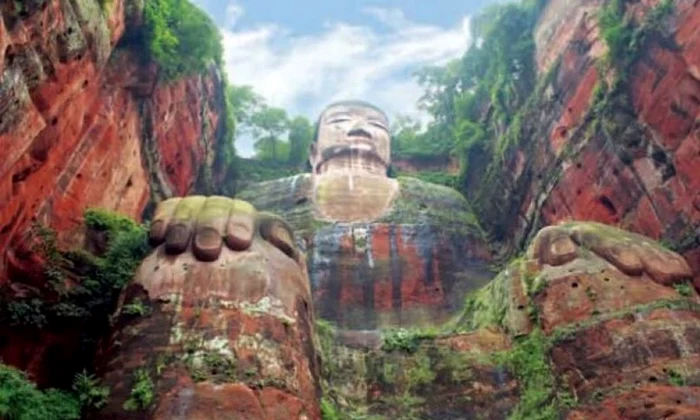 Minuni create de om: Un Buddha uriaş jpeg
