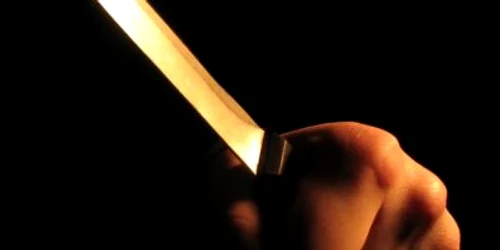 Criminalul a înfipt un cuţit în pieptul victimei