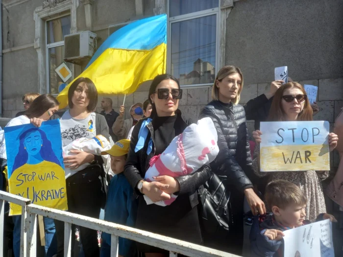 Mame şi copii din Ucraina, la protest la Constanţa FOTO Mariana Iancu