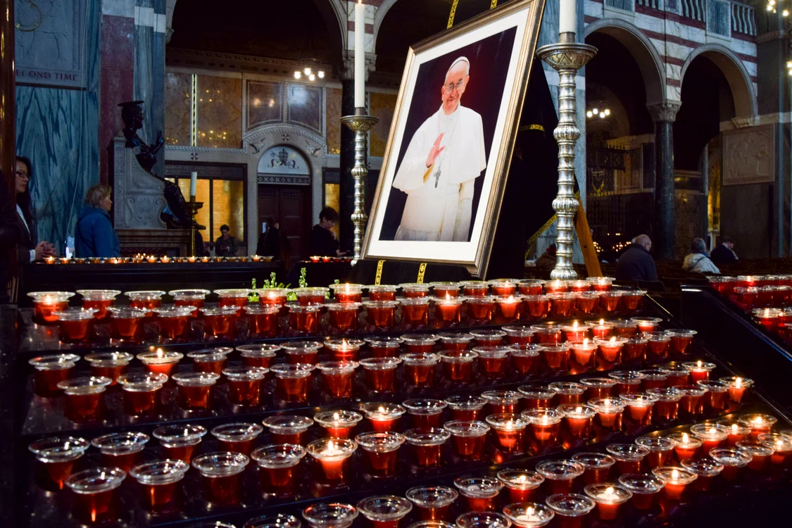 Credinciosii din intreaga lume aduc un ultim omagiu Papei Francisc Foto Profimedia profimedia 0990616586 jpg