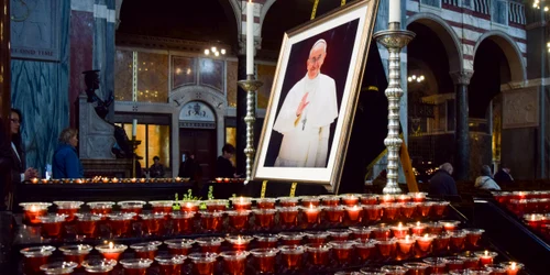 Credinciosii din intreaga lume aduc un ultim omagiu Papei Francisc Foto Profimedia profimedia 0990616586 jpg