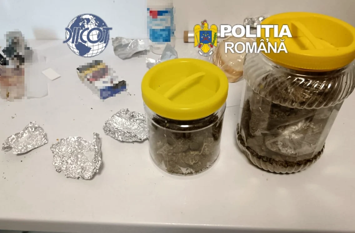 Agent de poliție penitenciară, reținut de DIICOT Tulcea pentru trafic de droguri