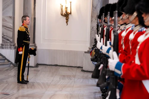 Frederik salută gărzile în noaptea de Anul Nou, GettyImages