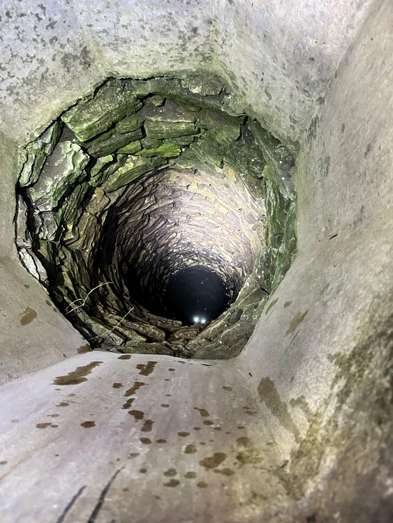 Fântâna avea o adâncime de 10 metri FOTO ISU Suceava