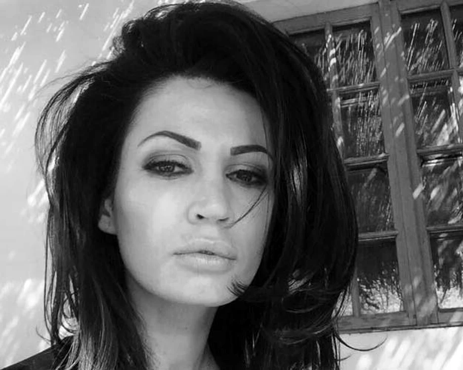 
    Nicoleta Luciu are dureri insuportabile din cauza silicoanelorFOTO: Arhiva personală  