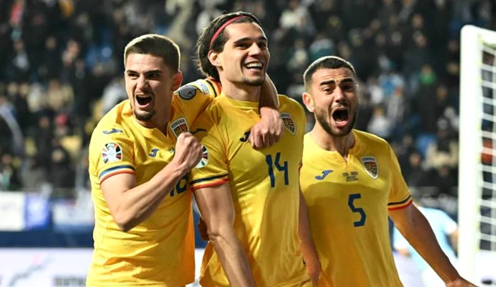 Răzvan Marin, Ianis Hagi și Screciu, bucuroși după golul de 2-1 cu Israel