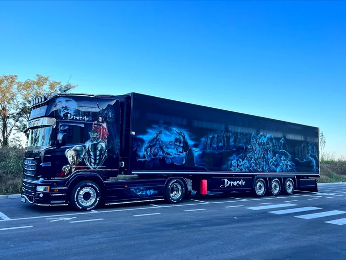 Camionul Dracula face furori pe șosele FOTO Ovidiu Orădan