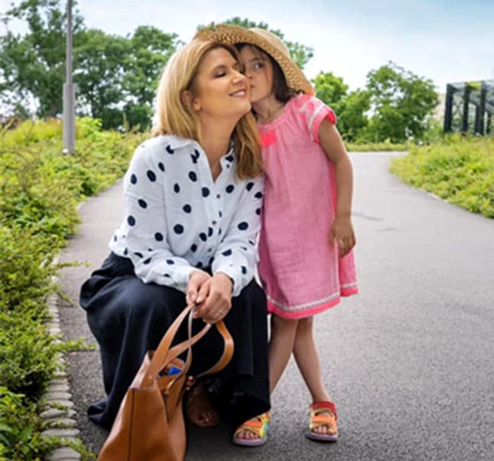 Amalia și Alma s-au distrat în vacanța din Grecia