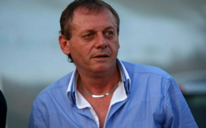 Ilie Balaci a sunat o prietenă de familie, căreia i-a spus că se simte foarte rău şi are dureri puternice în gât. FOTO: Facebook