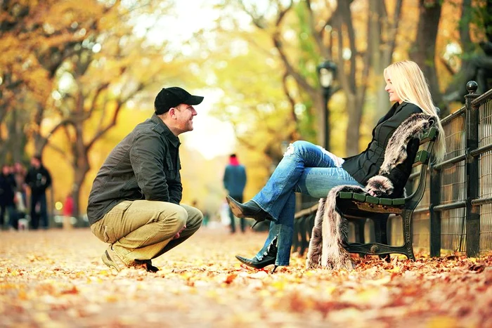 O vorbă bine ticluită o face pe orice femeie să-ţi pice în braţe