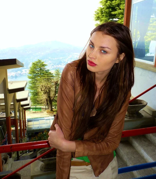 Alina Nine