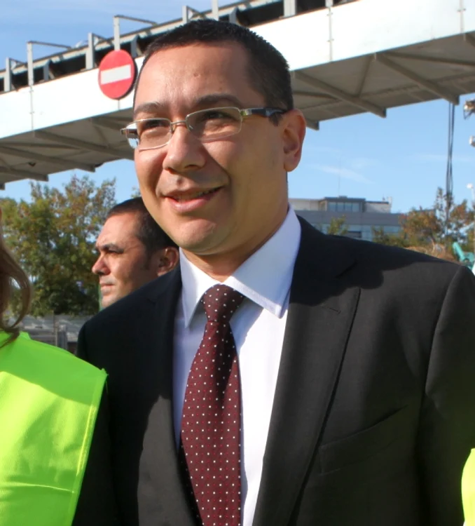 
    Victor Ponta şi-a anunţat intenţia de a candida la funcţia de preşedinte al RomânieiFoto: Roberto Sălceanu  