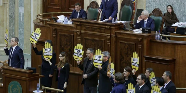 Protest al USR şi PNL pe legile justiţiei în parlament 19 decembrie 2017 FOTO Inquam Photos / Octav Ganea