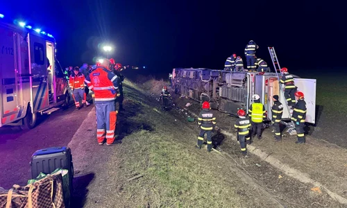 Autocar rasturnat FOTO ISU galati2 jpg