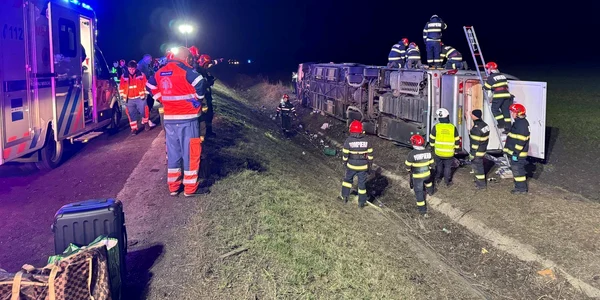 Autocar rasturnat FOTO ISU galati2 jpg
