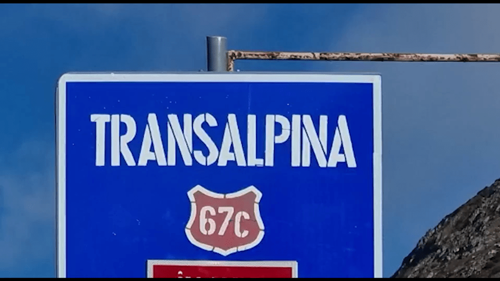 S-a închis circulația pe cel mai înalt drum din România. Când se va putea trece pe acolo din nou VIDEO