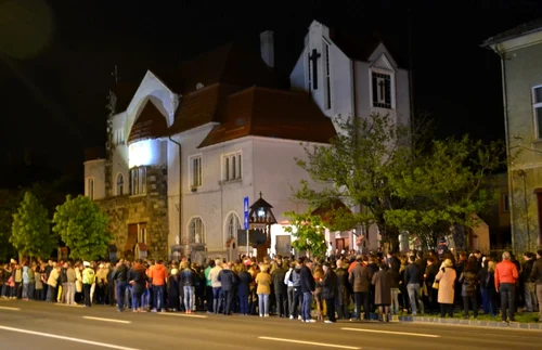 Zeci de mii de braşoveni au luat lumină. FOTOSimona Suciu