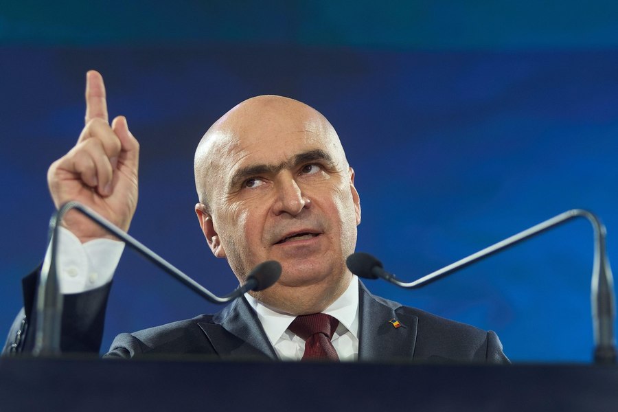 Premier Bolojan je napovedal dokončanje zakona o sodniških upokojitvah