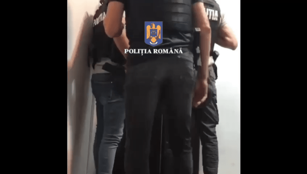 Percheziții într-un caz de trucare a pariurilor sportive VIDEO