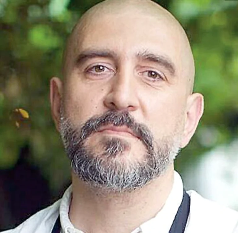 
    Click! a scris  adesea  despre drama  Corneliei   