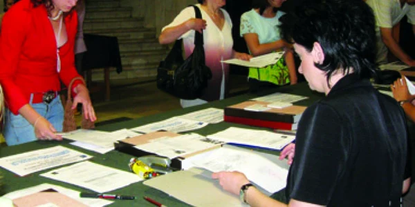 25.000 de şomeri cu diplomă de licenţă - Revista presei economice