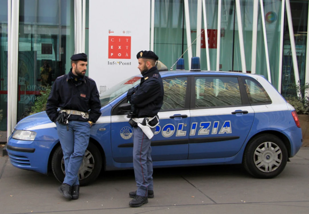 
    Membrii echipajului de poliție chemat de victimă au rămas uimiți de violența atacului femeiiFoto: captură stirileprotv.ro  