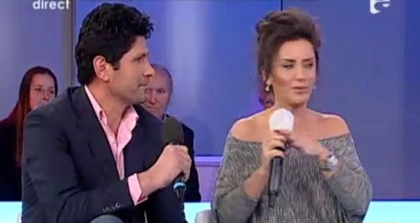 Mara Bănică a pus un şerveţel pe microfon (captură Antena 1)